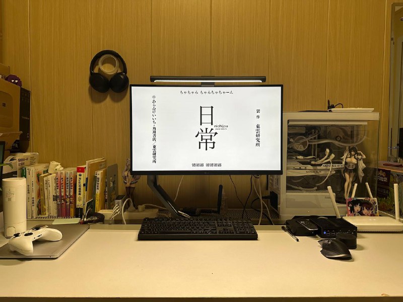 坐在这桌前，就会拿到一个「理性蒸发」的 BUFF  #记录生活需要有照片